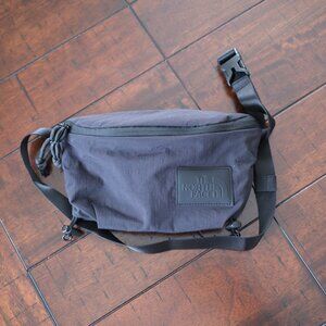New TNF Never Stop Crossbody Lumbar